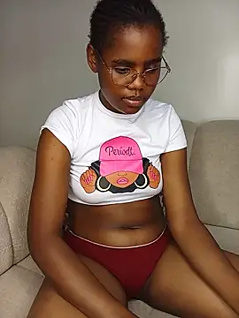 softglamqueen Adlı Modelin Canlı XXX Sohbeti