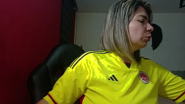 צ'אט XXX בשידור חי של charlotedoll