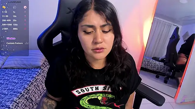 XXX chat uživo modela karlie02_