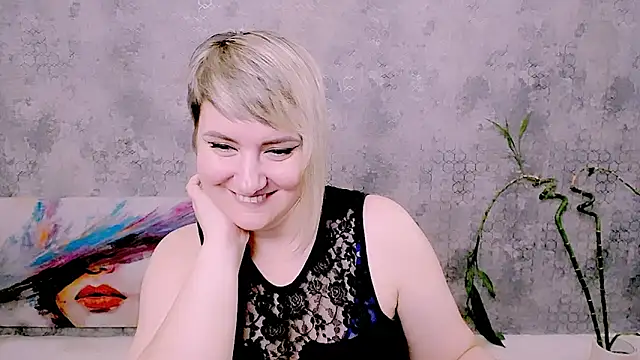 Djullia XXX чат на живо