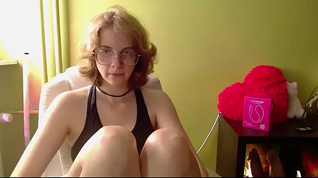 juicyPennyn Live XXX chat