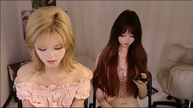 FruitGroup Live XXX-Chat