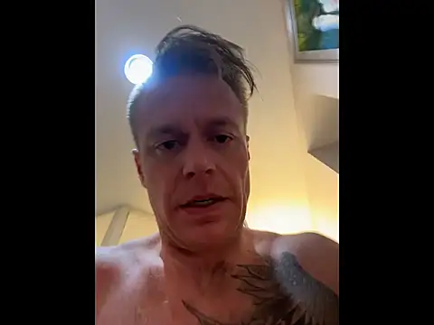 DILFiGuess1 Live XXX-chat