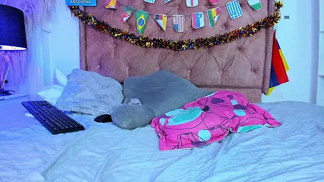 Онлайн чат XXX ROSELEI_