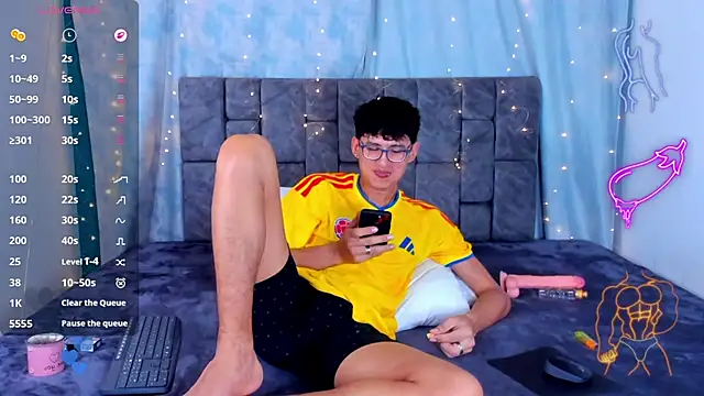 XXX chat uživo modela NicolasTorrez