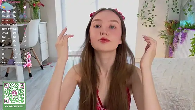 צ'אט XXX בשידור חי של ElfredaTupy