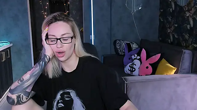 Blckmirrorr Chat XXX in diretta