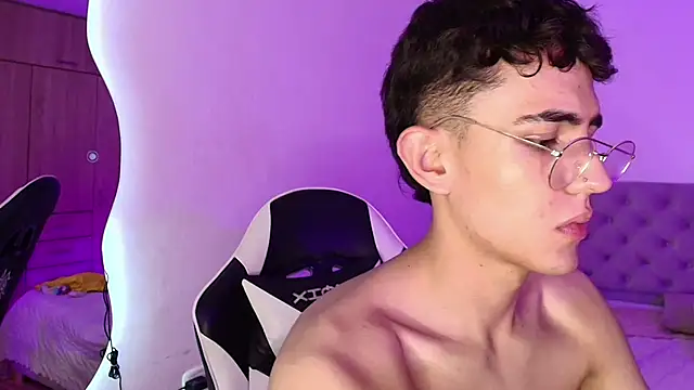 Eithan__wolf – Live XXX-chat