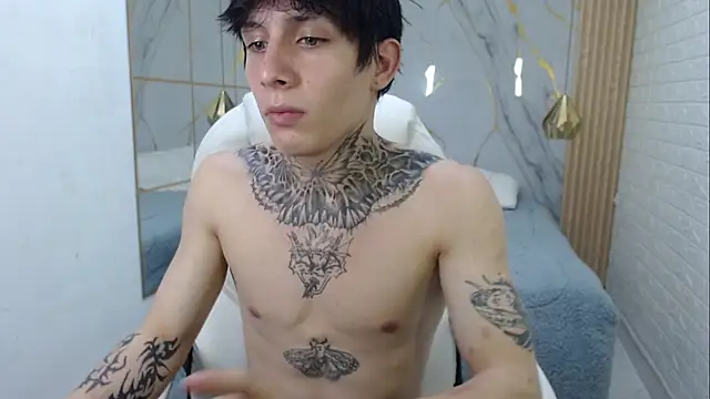 Cry_thereal's Live XXX Chat