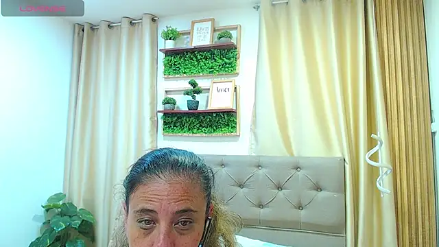 Chatroom XXX en direct de sasi_luna