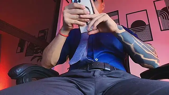 ALPHA_DOMINUS_ webcam show