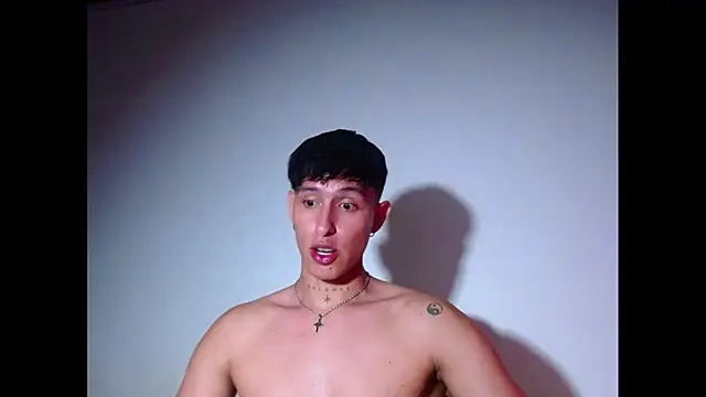 Chat +18 de rowanbig ao vivo