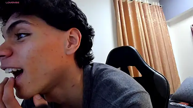 Ithan_Hottn Live XXX chat