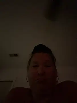 NUTTERBUTTA Adlı Modelin Canlı XXX Sohbeti