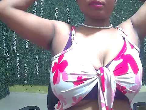 Ruhi_Hotty Adlı Modelin Canlı XXX Sohbeti