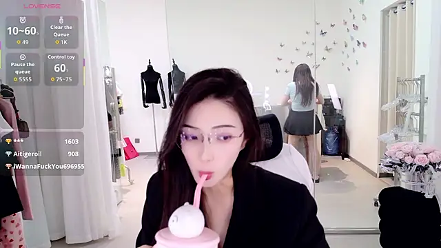 yangyang-777 – Live XXX-chat