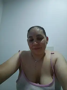 Chat +18 de MirandaSoto ao vivo