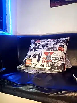 Chat +18 de dareck_18 ao vivo
