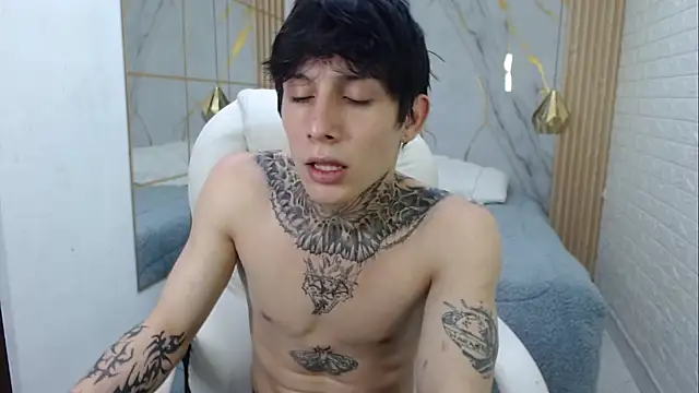 Chat XXX ao vivo de Cry_thereal