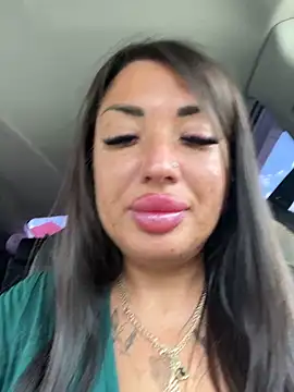 RuslanaXX XXX чат на живо