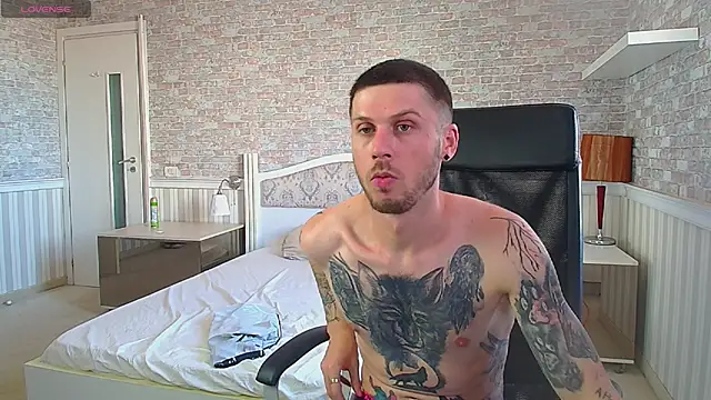 JonahShaw Live XXX-chat