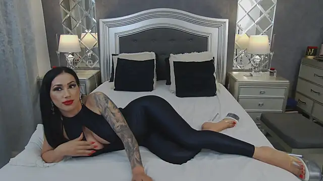 MichaelaDark Adlı Modelin Canlı XXX Sohbeti
