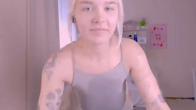 XXX chat uživo modela Hot_Blonda