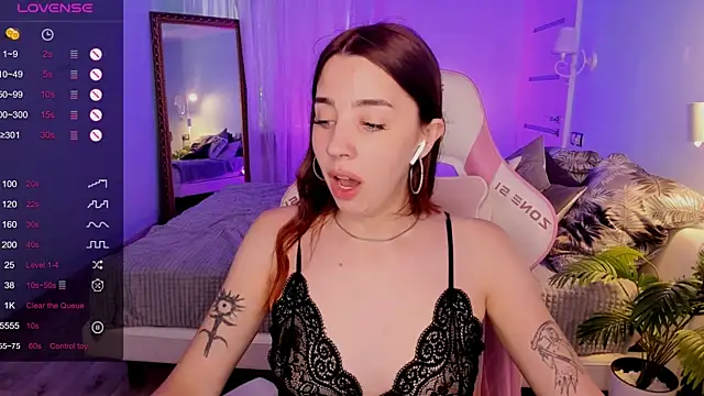 XXX chat uživo modela CharliGrace_