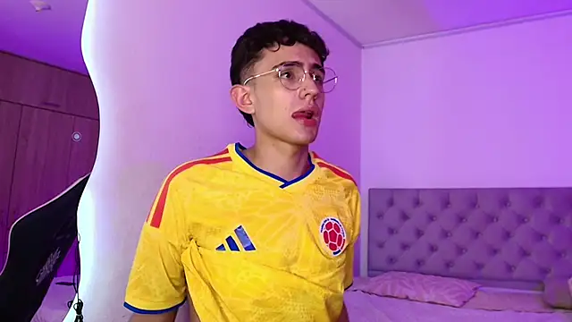 Eithan__wolf live XXX chat