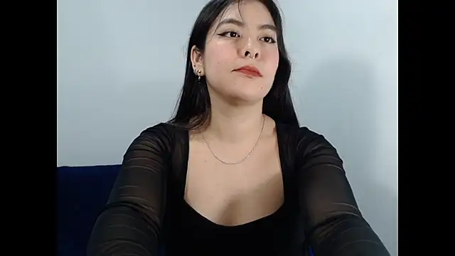 EloiseJun Chat XXX in diretta