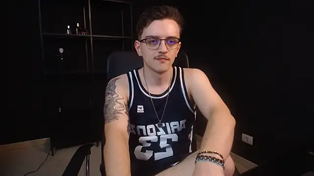 Chat XXX ao vivo de FelixStarkk