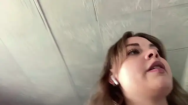 VivaDufficy Adlı Modelin Canlı XXX Sohbeti