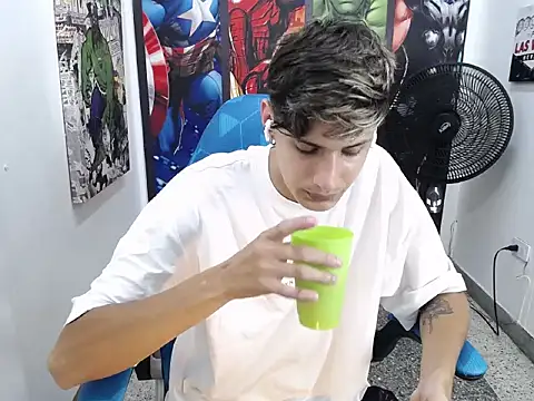 El_flaquito_1 Chat XXX live