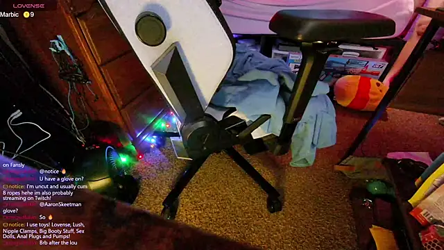 AaronSkeetman's Live XXX Chat