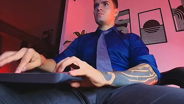 ALPHA_DOMINUS_ live XXX chat