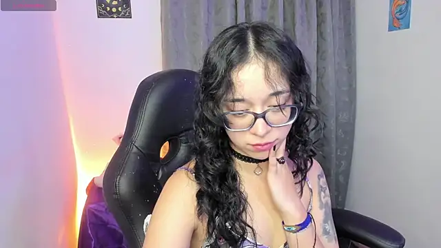 indra_cam's Live XXX Chat