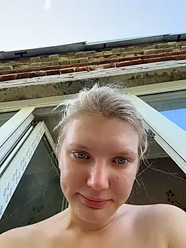 Chat +18 de AmmyHot ao vivo