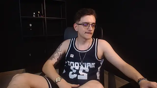FelixStarkk Show in webcam