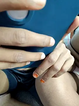 Virgin_Girlss লাইভ XXX চ্যাট