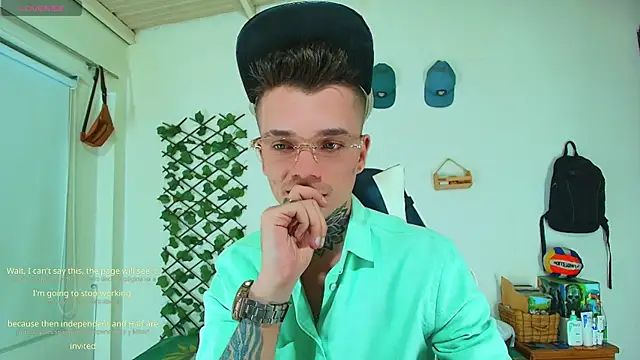 Gold_Loyal77 Adlı Modelin Canlı XXX Sohbeti