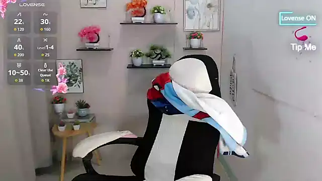 liane_mei élő XXX-chatje