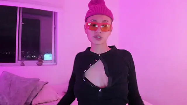 vandalovee_ Adlı Modelin Canlı XXX Sohbeti