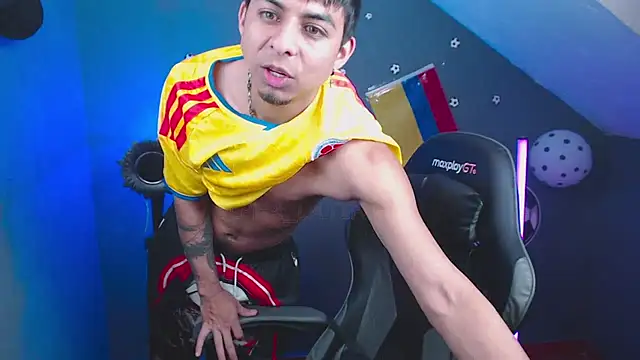 Chat +18 de ALPHA_LATINO ao vivo