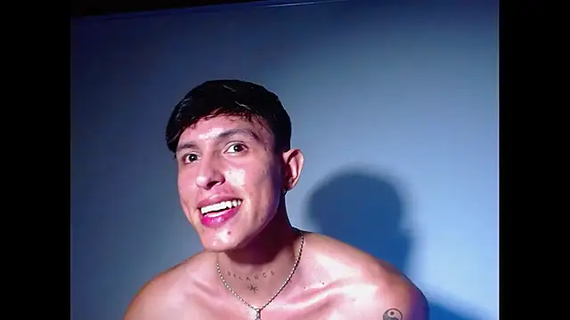 Chat XXX en directo de rowanbig