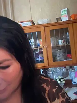 Agata-Anetta élő XXX-chatje