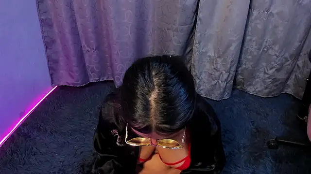 blue_sky18 Adlı Modelin Canlı XXX Sohbeti