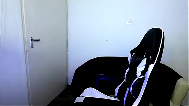 Chat XXX en directo de ShyHotNerd
