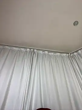 MiraXSのライブXXXチャット
