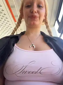 XXX chat uživo modela Mila_NoRules