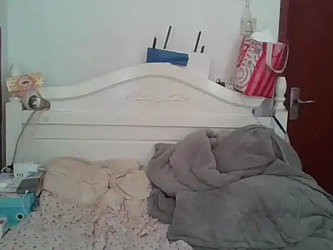XXX chat uživo modela benly888